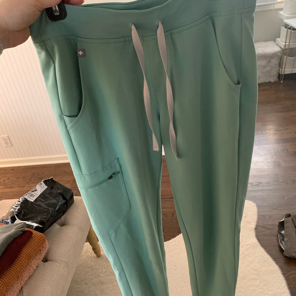Figs green joggers!